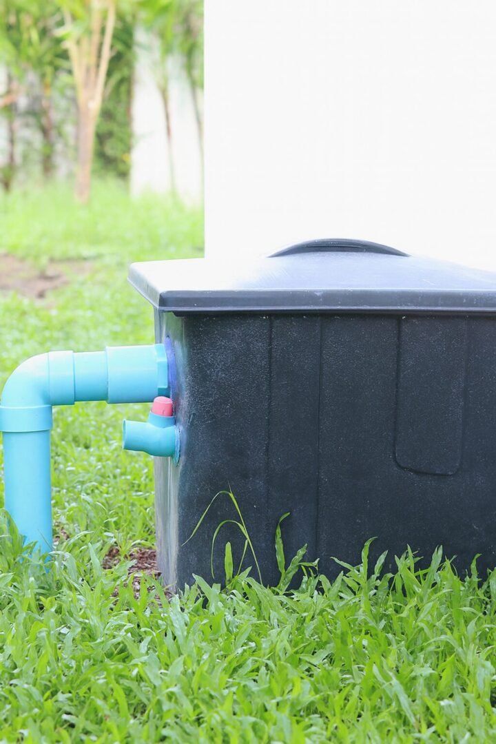 vidange bac à graisse val-d'oise : bac extérieur prêt pour pompage