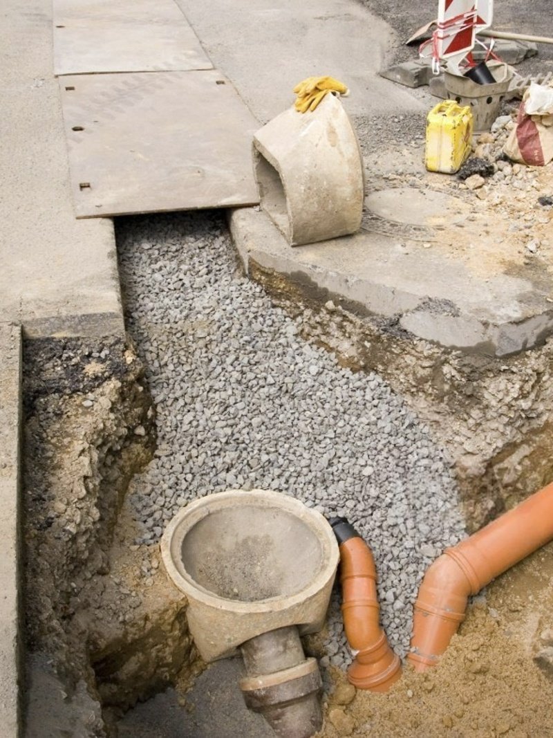 Travaux d’assainissement Sarcelles avec ouverture de tranchée et pose de canalisations