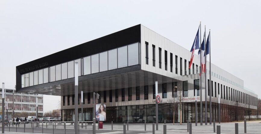 Mairie de Bezons – Bâtiment administratif du Val-d’Oise illustrant le service d’assainissement local.