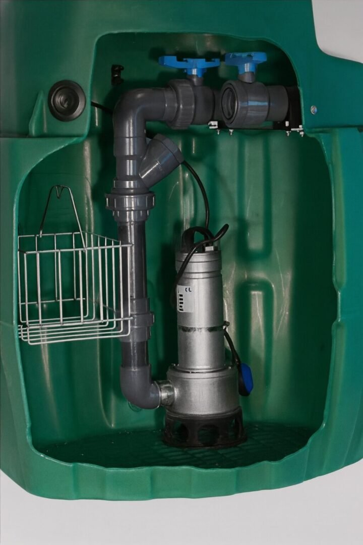 Station de relevage équipée de pompes de relevage 95 pour l’assainissement.