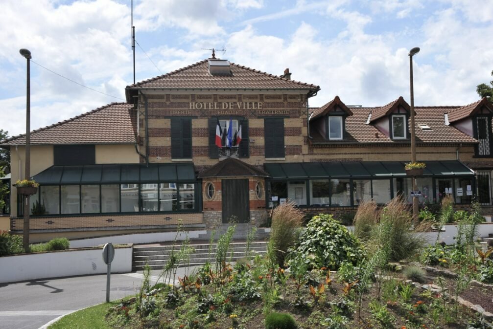 Mairie d’Éragny-sur-Oise 95610 – Bâtiment administratif