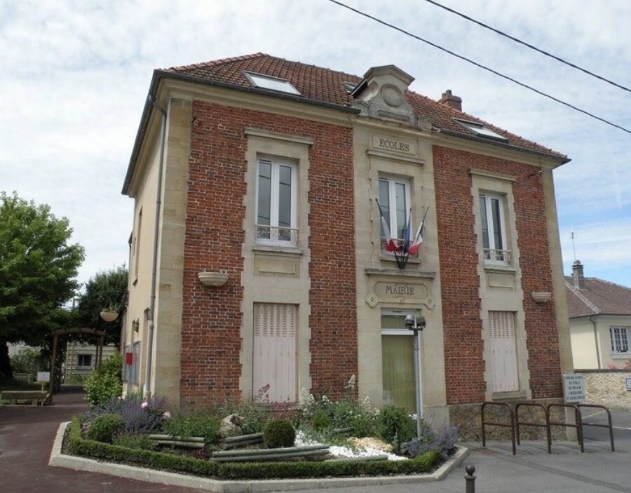 mairie Menucourt 95180 bâtiment administratif